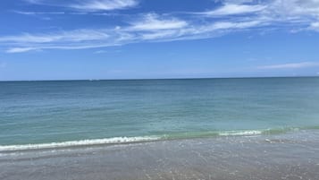 Tæt på stranden