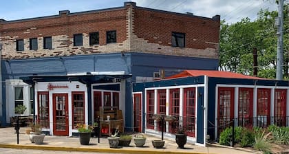 East Nashville New Guesthouse Walk to 5 Points!