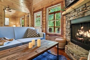 Fernseher, Kamin, Videospiele