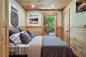 3 عدّة غرف نوم ومكواة/لوح كي وسرير سفر وواي فاي