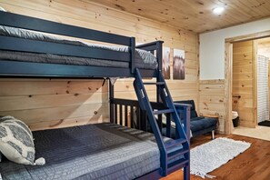 3 quartos, ferros/tábuas de passar roupa, berço de viagem, Wi-Fi