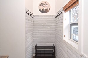 Interior - Amazing Family Retreat with PRIVATE hot tub! Steps to the Village and slopes (Whistler)
