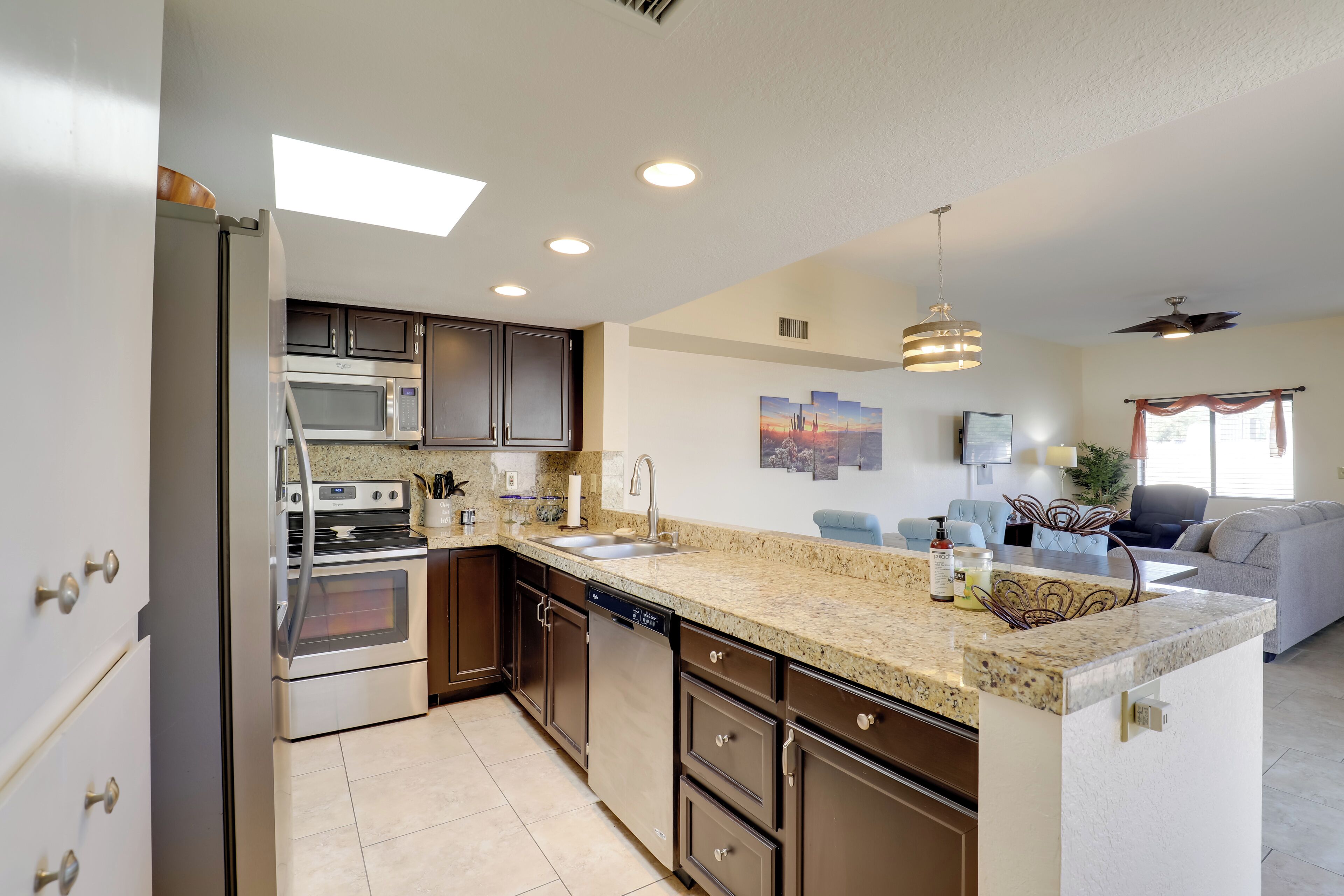 Fridge, microwave, stovetop, dishwasher