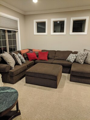 Smart TV - Great location - 15 min to Seattle, Bellevue and Renton (Newcastle)