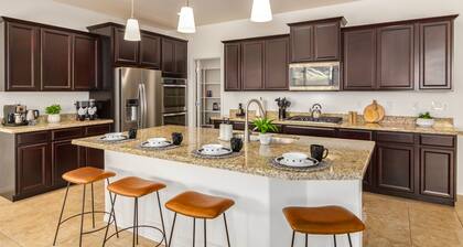 Modern Queen Creek Home W/ Fire Pit! Dog Friendly!