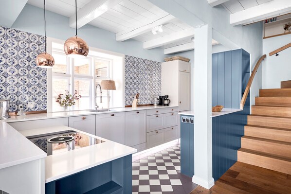 Køleskab, mikrobølgeovn, ovn, opvaskemaskine