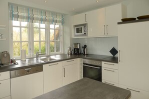 Køleskab, mikrobølgeovn, ovn, opvaskemaskine