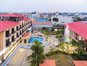 Exterior - Chitwan Midtown Hotel (Bharatpur)