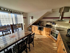 Køleskab, mikrobølgeovn, ovn, opvaskemaskine