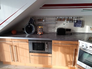 Køleskab, mikrobølgeovn, ovn, opvaskemaskine