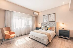 1 bedroom, iron/ironing board, free WiFi, bed sheets - Regatta Living Ii with Breakfast Included! - 406 (Santo Domingo de Guzmán)