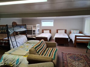 4 chambres, fer et planche à repasser, accès au Wi-Fi (inclus)