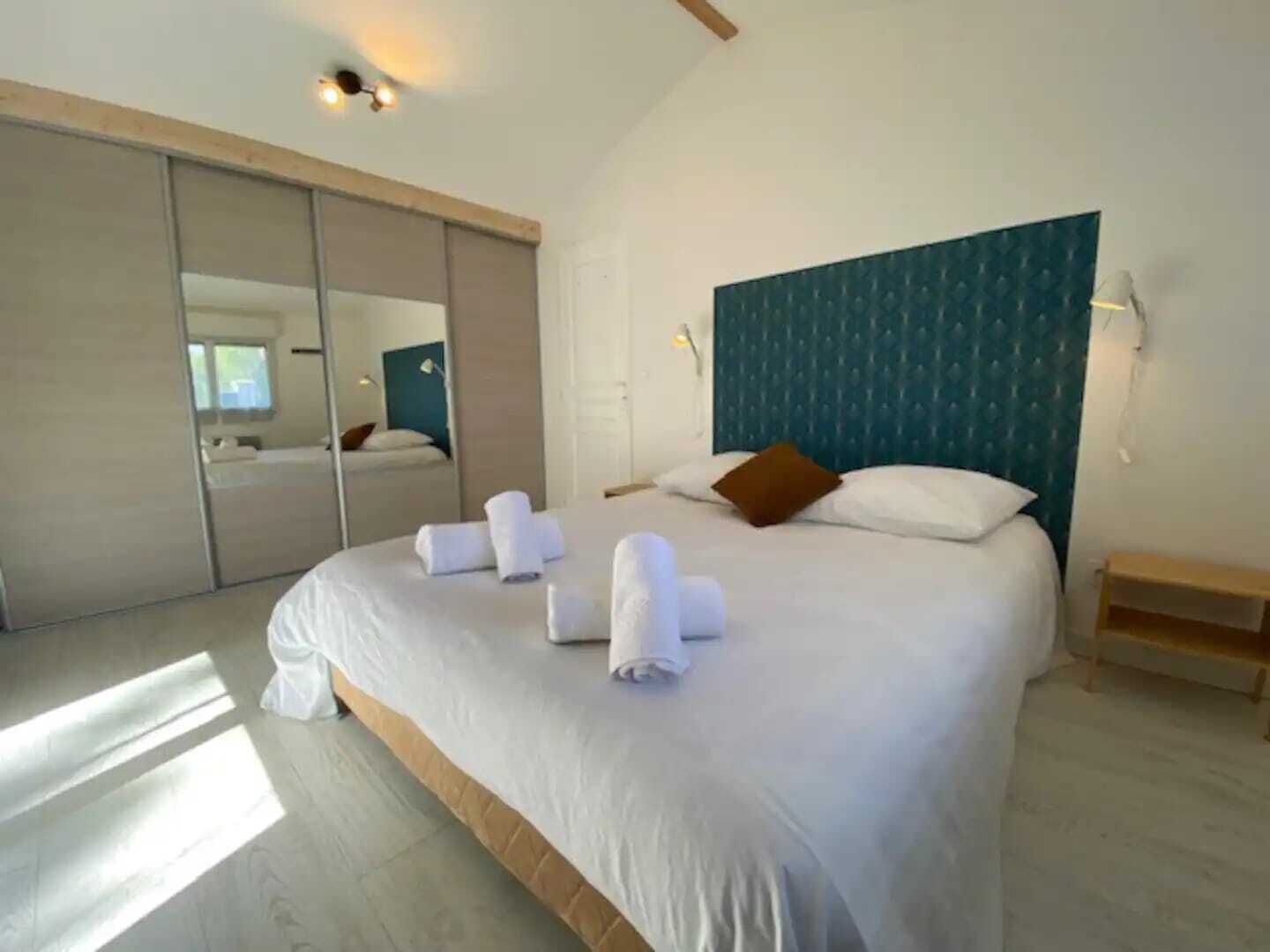 4 chambres, fer et planche à repasser, lit parapluie, Wi-Fi gratuit