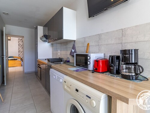 Gîte de charme 4 pers avec spa privatif, terrasse, et équipements complets au cœur d'un village viticole