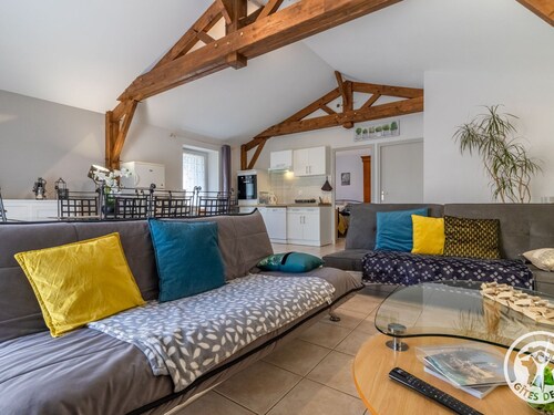 Gîte cosy avec spa privatif, terrasse et parking, au cœur des vignobles du Layon, idéal pour couples.