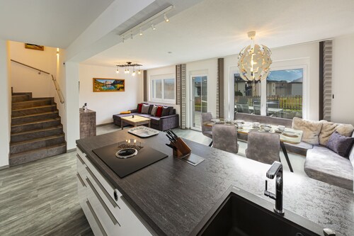 H19, A haven of peace for active holidays, 146 m², 3 levels, sauna and roof top