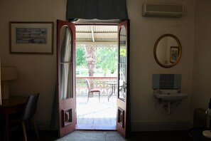 标准双人房 | 免费 WiFi、床单