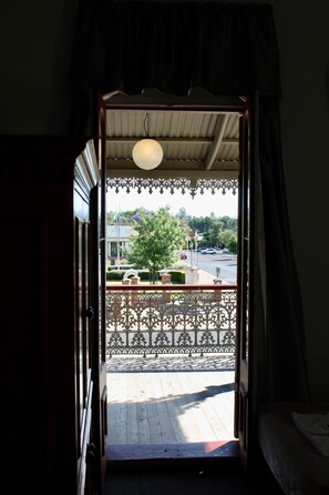 标准双床房 | 免费 WiFi、床单