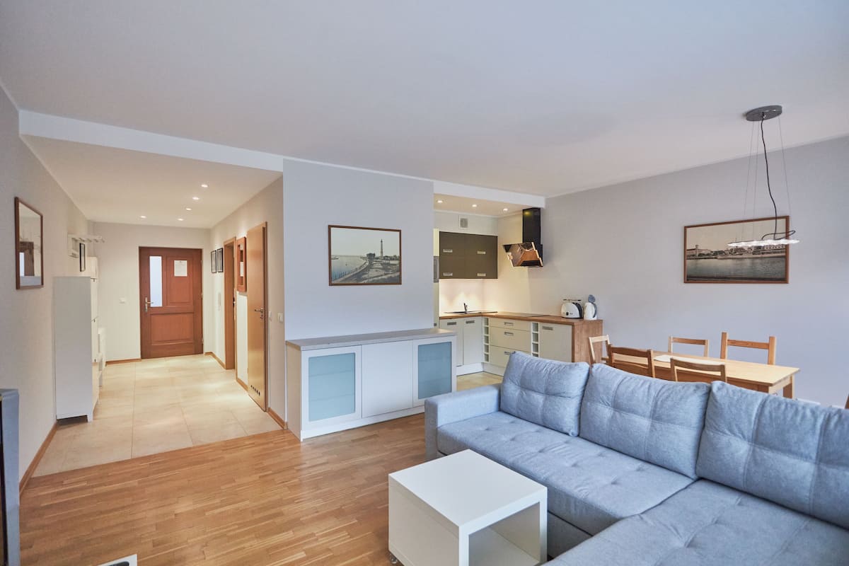 Basic Apartment | 2 bedrooms, iron/ironing board, free WiFi, bed sheets