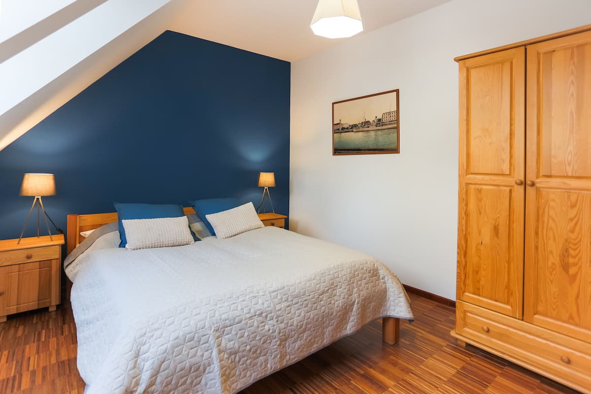 Basic Apartment | 2 bedrooms, iron/ironing board, free WiFi, bed sheets