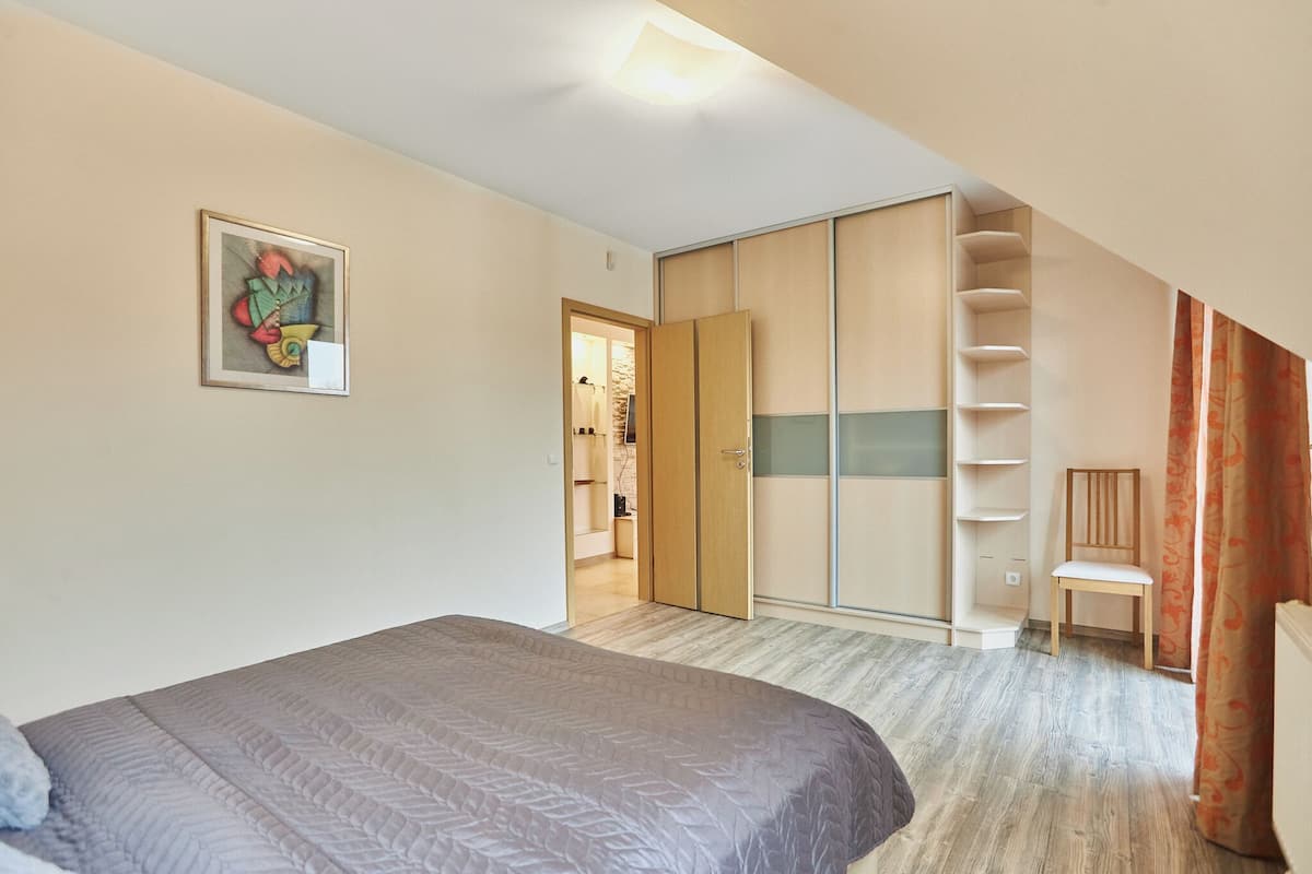 Standard Apartment | 2 bedrooms, iron/ironing board, free WiFi, bed sheets