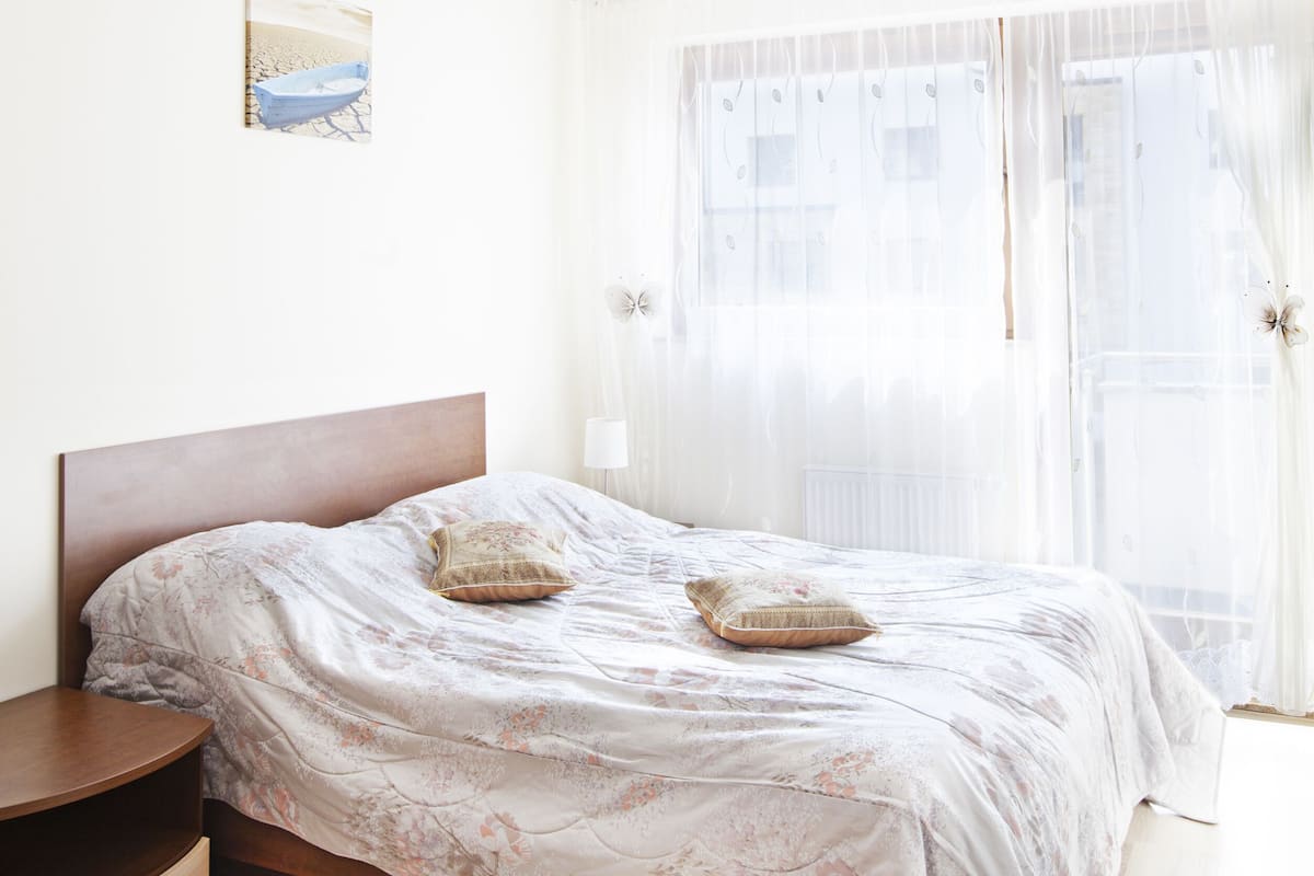 Basic Apartment | 2 bedrooms, iron/ironing board, free WiFi, bed sheets