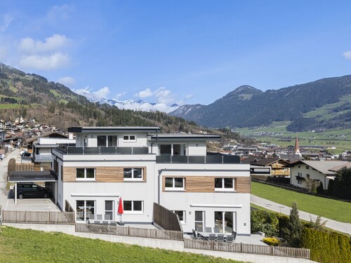 H21 - Ein Ruhepol für Aktivurlauber, 146 m² auf 3 Ebenen mit Sauna und Roof top