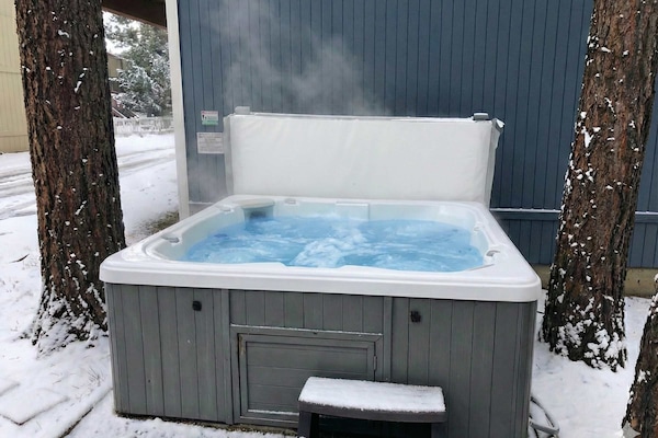 Private hot tub