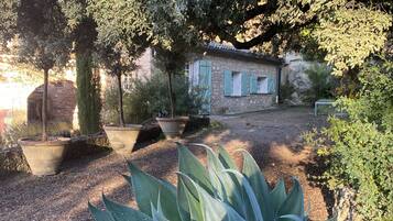 Enceinte de lâhĂ©bergement