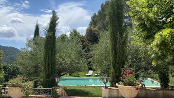 Piscine extérieure, piscine chauffée