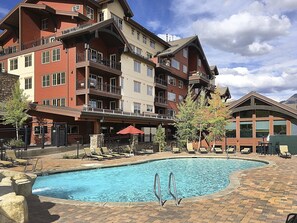 Pool - Remodeled Ski in/Ski Out condo - Views - Deck - (Durango)