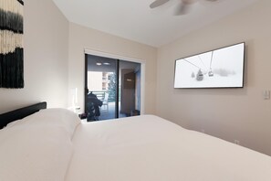 2 bedrooms, iron/ironing board, WiFi, bed sheets - Remodeled Ski in/Ski Out condo - Views - Deck - (Durango)