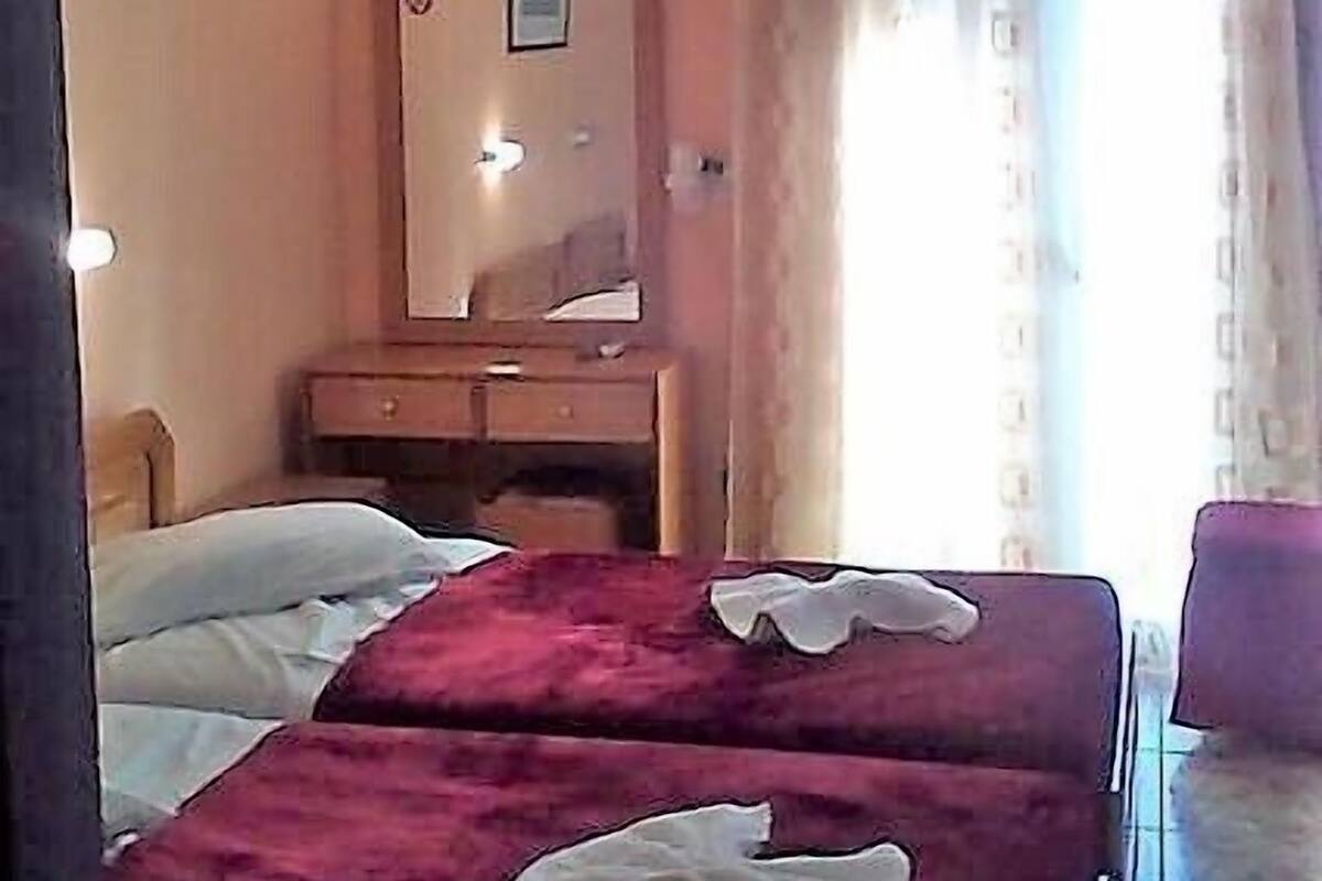 Economy Double or Twin Room | Desk, laptop workspace, free WiFi