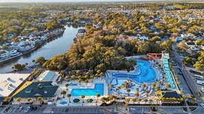 Piscina coperta, piscina all'aperto