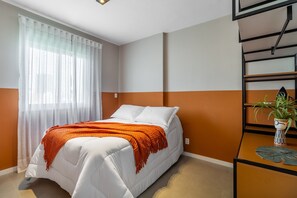 2 室のベッドルーム、アイロン / アイロン台、WiFi (無料)、ベッドシーツ