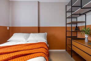 1 slaapkamer, een strijkplank/strijkijzer, gratis wifi, beddengoed