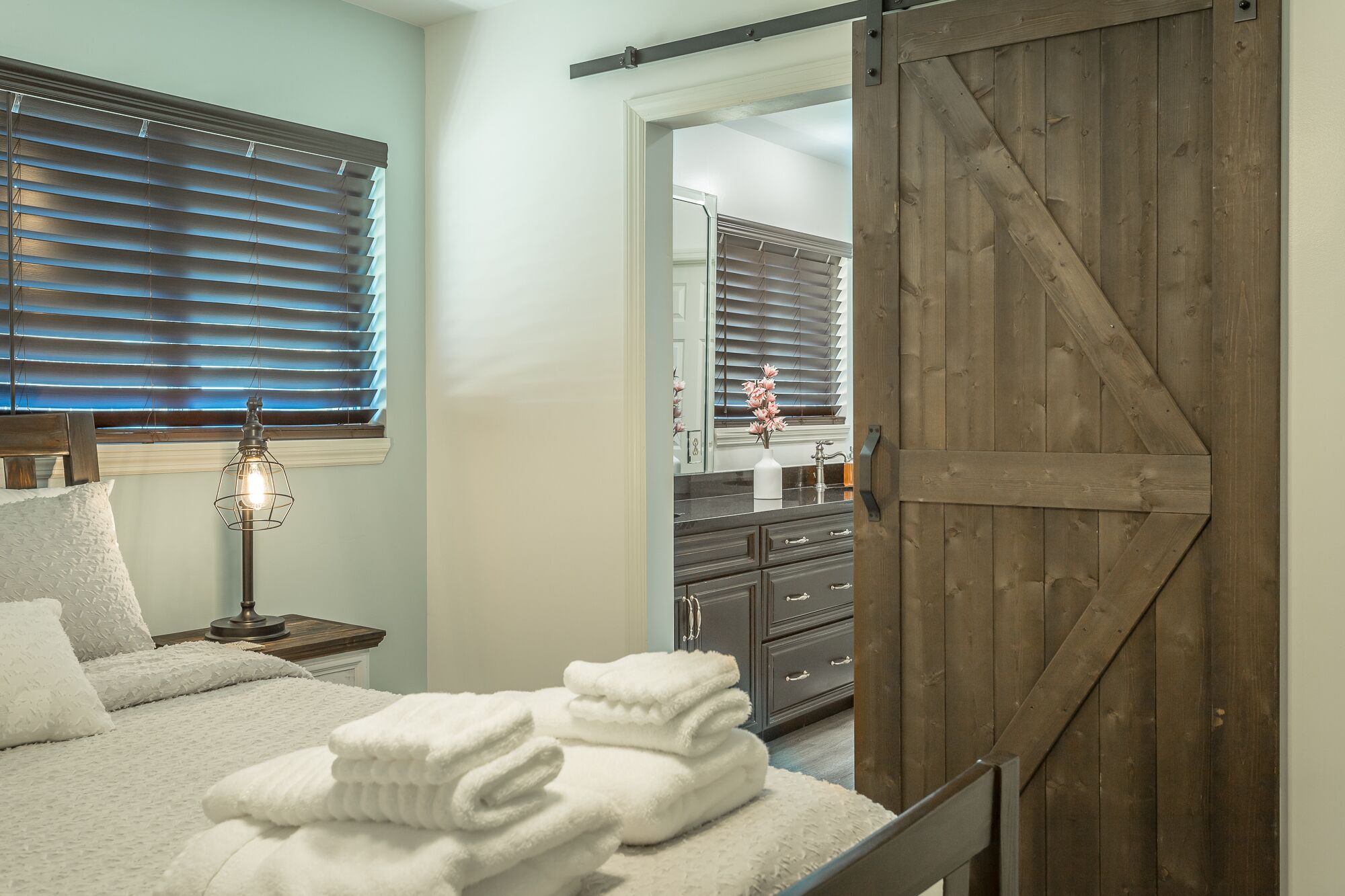 1 多间卧室、办公桌、熨斗/熨衣板、免费 WiFi