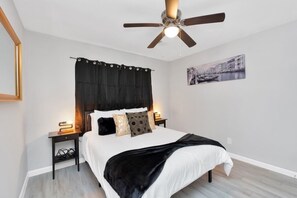 1 bedroom, iron/ironing board, WiFi, bed sheets - Guesthouse for Your Perfect Getaway (Houston)