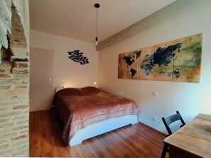 1 bedroom, free WiFi, bed sheets