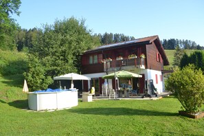 Exterior - Residence des Papaillons in the center of Gruyère in a holiday region. (Enney)