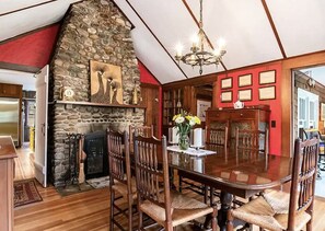 Dining - Historic Blacksmith House on the Ausable River 25 Acres (Keene)