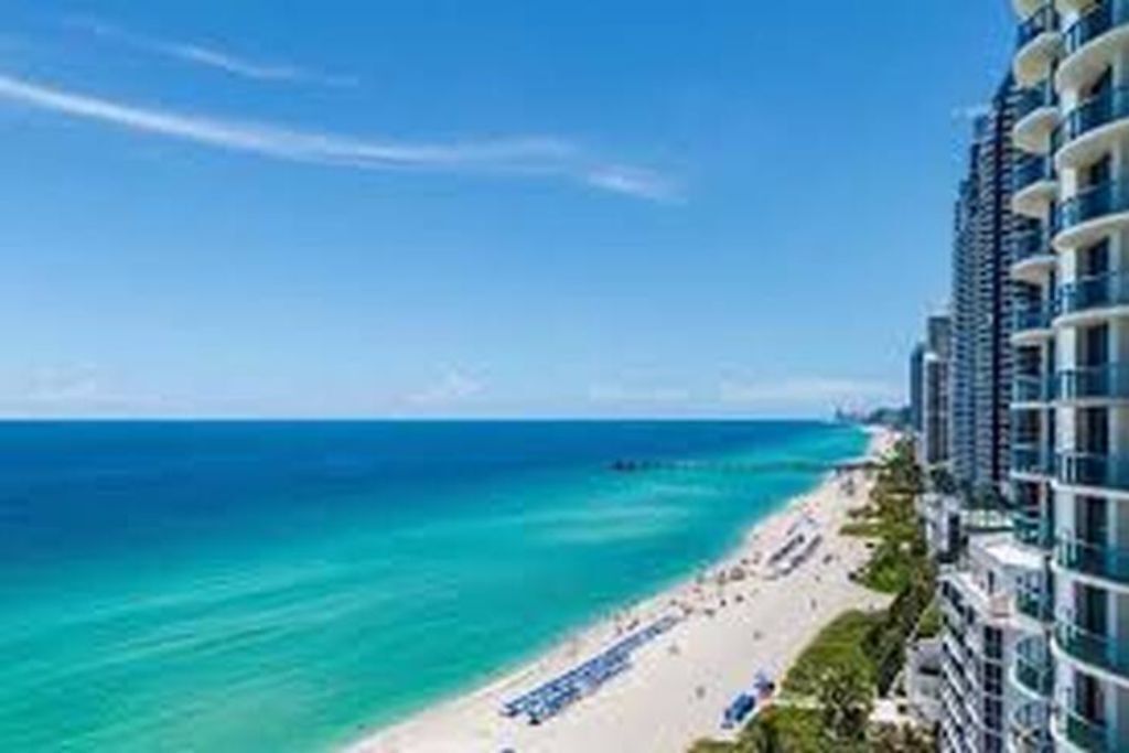Stay in Brickell, It's AAmazing!!