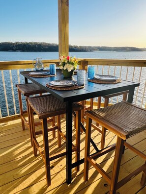 Outdoor dining - Waterfront@ Ledges NO STEPS Main channel 2 bed Ledges MM20 Slip Pools Beach Golf (Osage Beach)