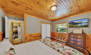 3 bedrooms, iron/ironing board, travel cot, free WiFi