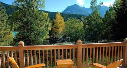 Trail Lake View Luxury Cottage