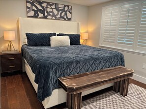 2 bedrooms, pillowtop beds, iron/ironing board, free WiFi
