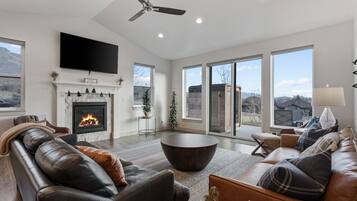 Smart TV, lareira, pebolim