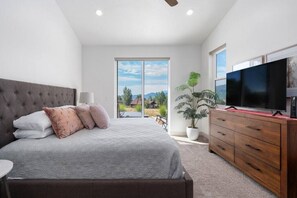 2 bedrooms, desk, iron/ironing board, travel crib