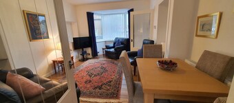 51 Milton Crescent, Quiet Townhouse near the beach