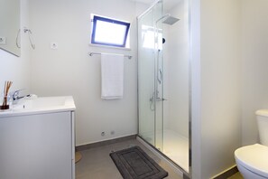 Bathtub, hair dryer - Cozy apartment near many facilities! (Faro)